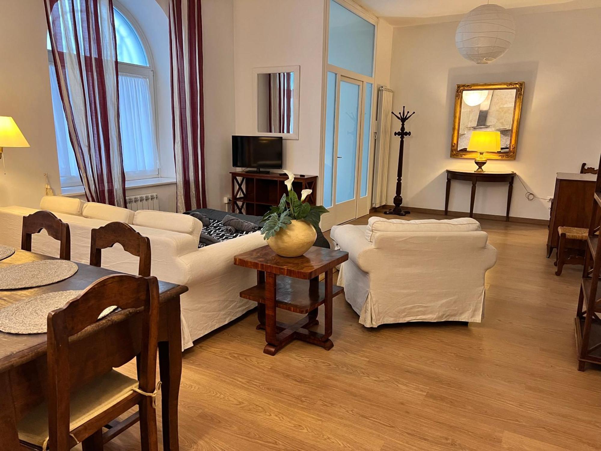 Loft With Private Parking Leilighet Trieste Eksteriør bilde